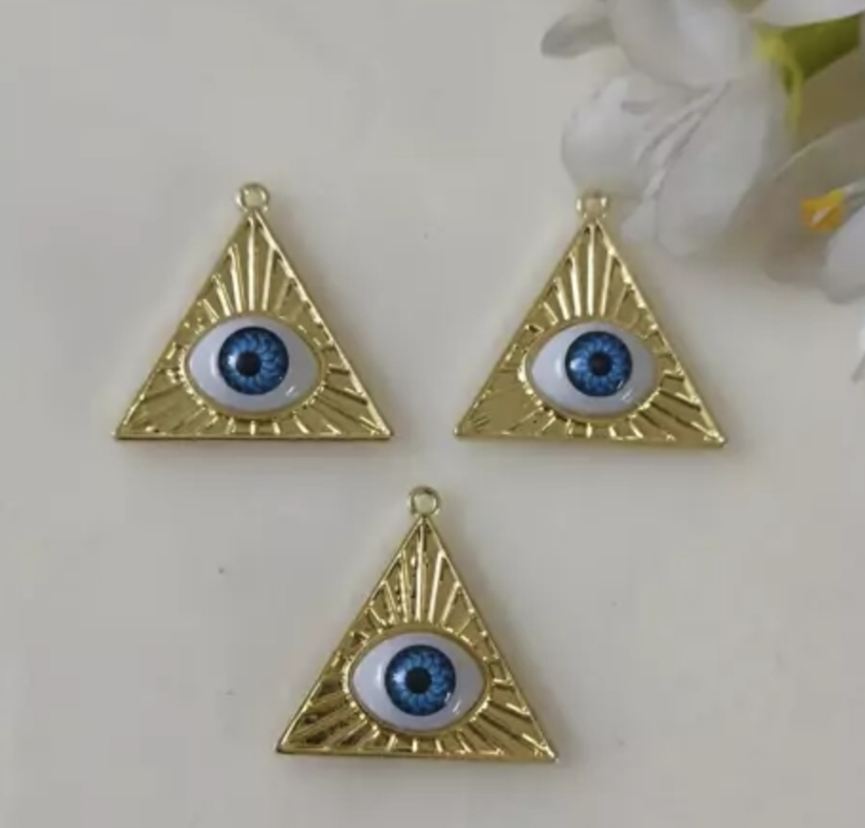 آویز چشم نظر مثلثی