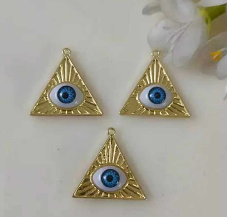 آویز چشم نظر مثلثی